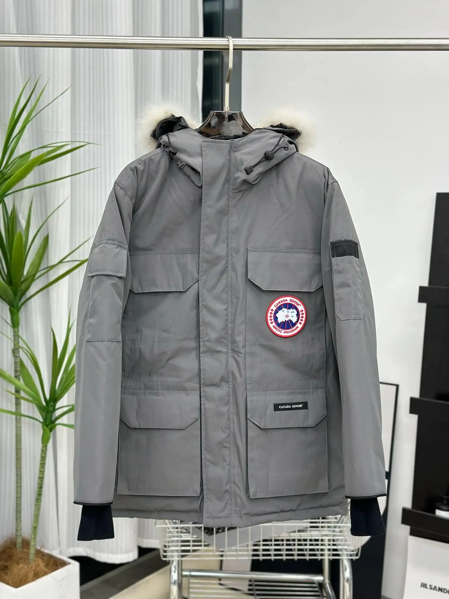 Canada Goose Expedition Down Jacket [40+ Styles] — foto 4 de 6