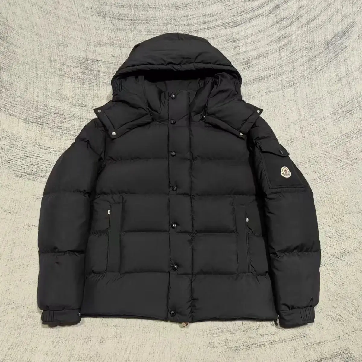 Moncler down jacket — foto 4 de 6