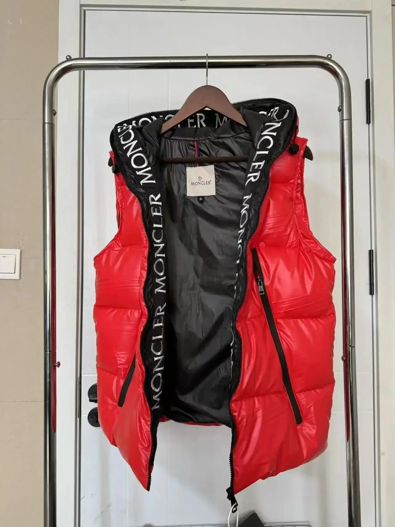 Moncler Maya Down Vest [10 styles] — foto 5 de 6