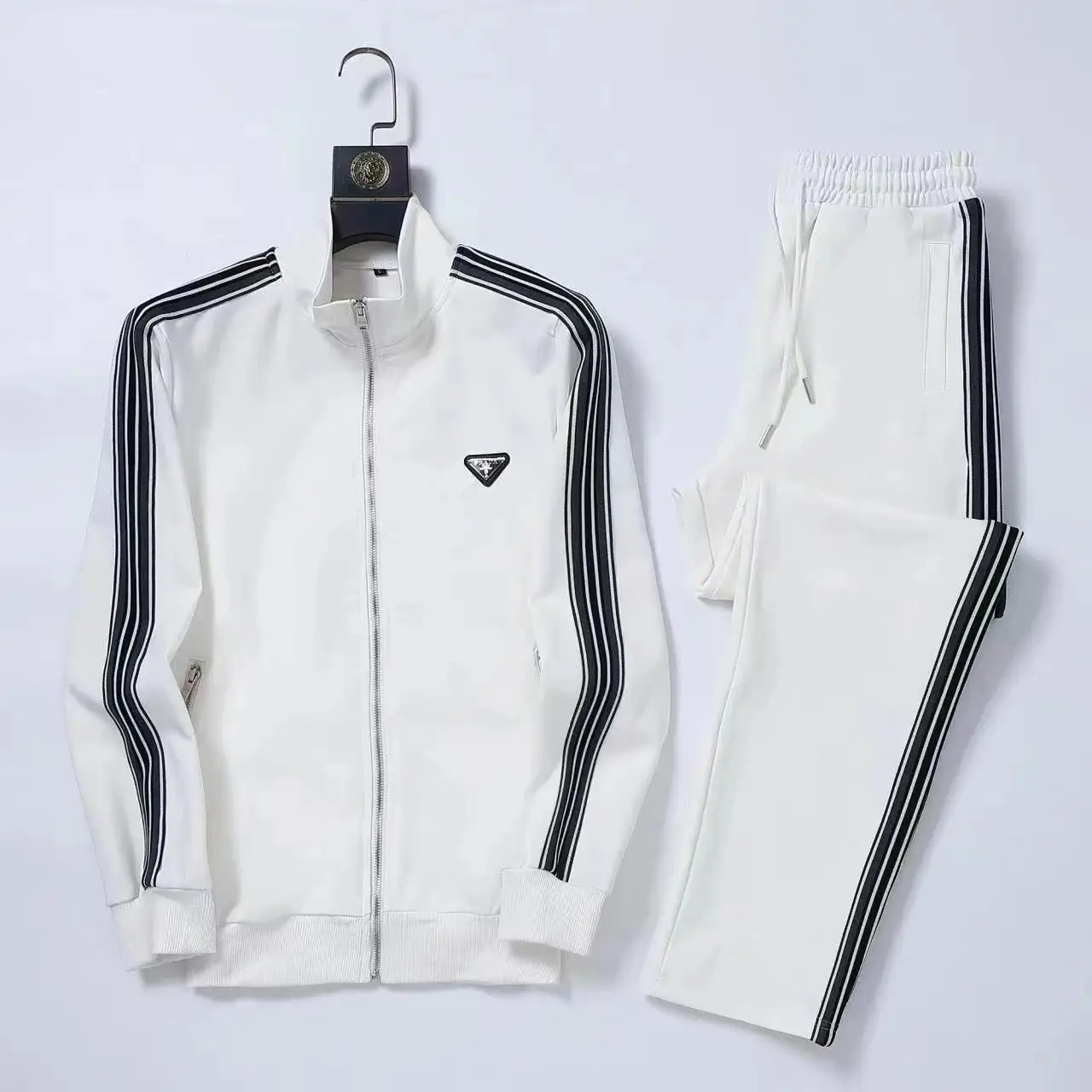 Prada Track Jacket and Pants Set [34 styles] — foto 3 de 6