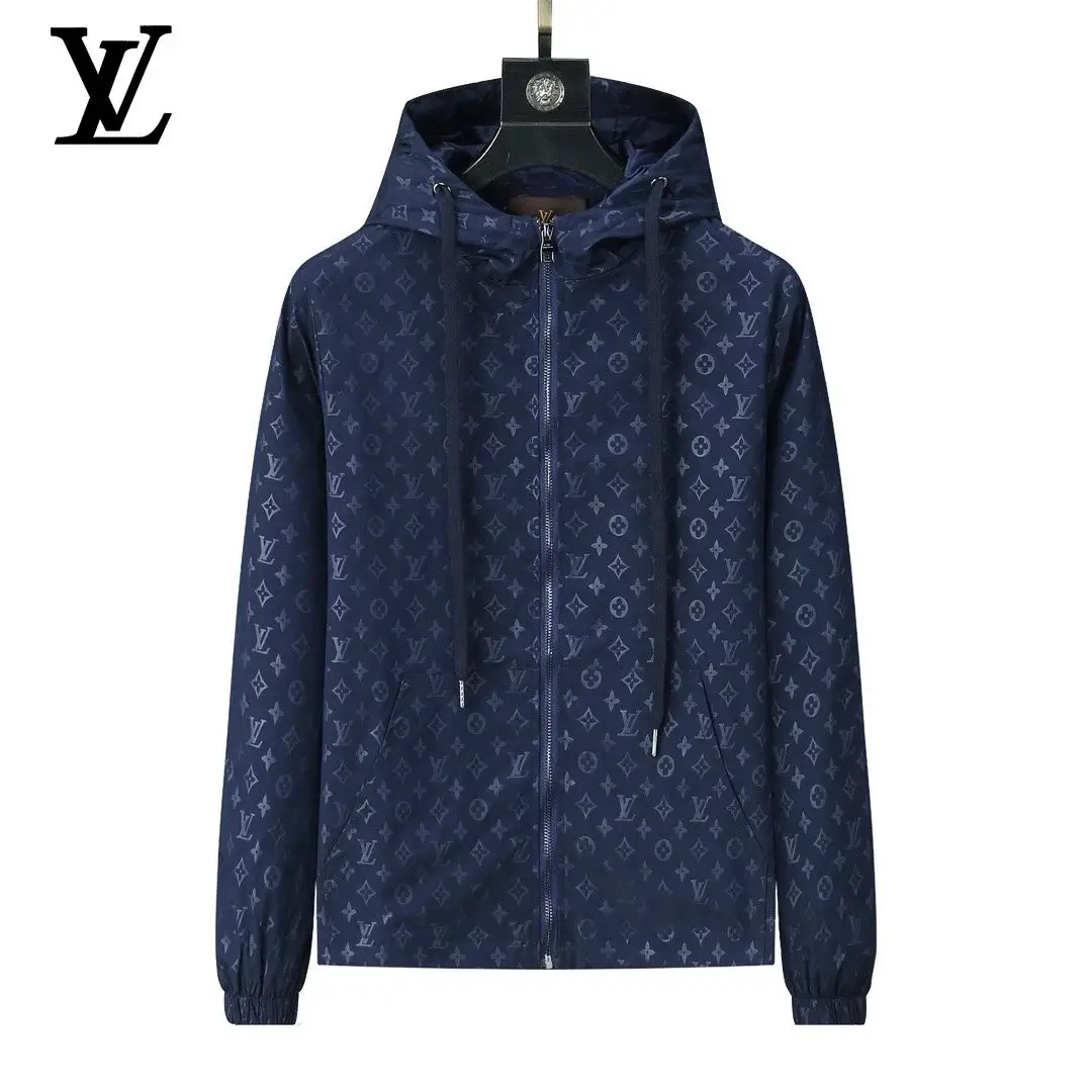 Louis Vuitton Monogram Hooded Jacket [9 styles] — foto 3 de 6