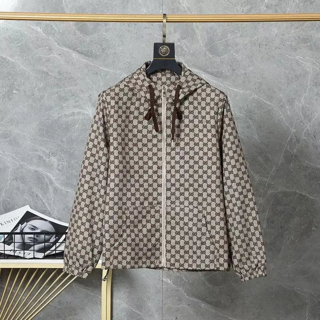 Gucci GG Supreme Hooded Jacket [20 styles] — foto 3 de 6