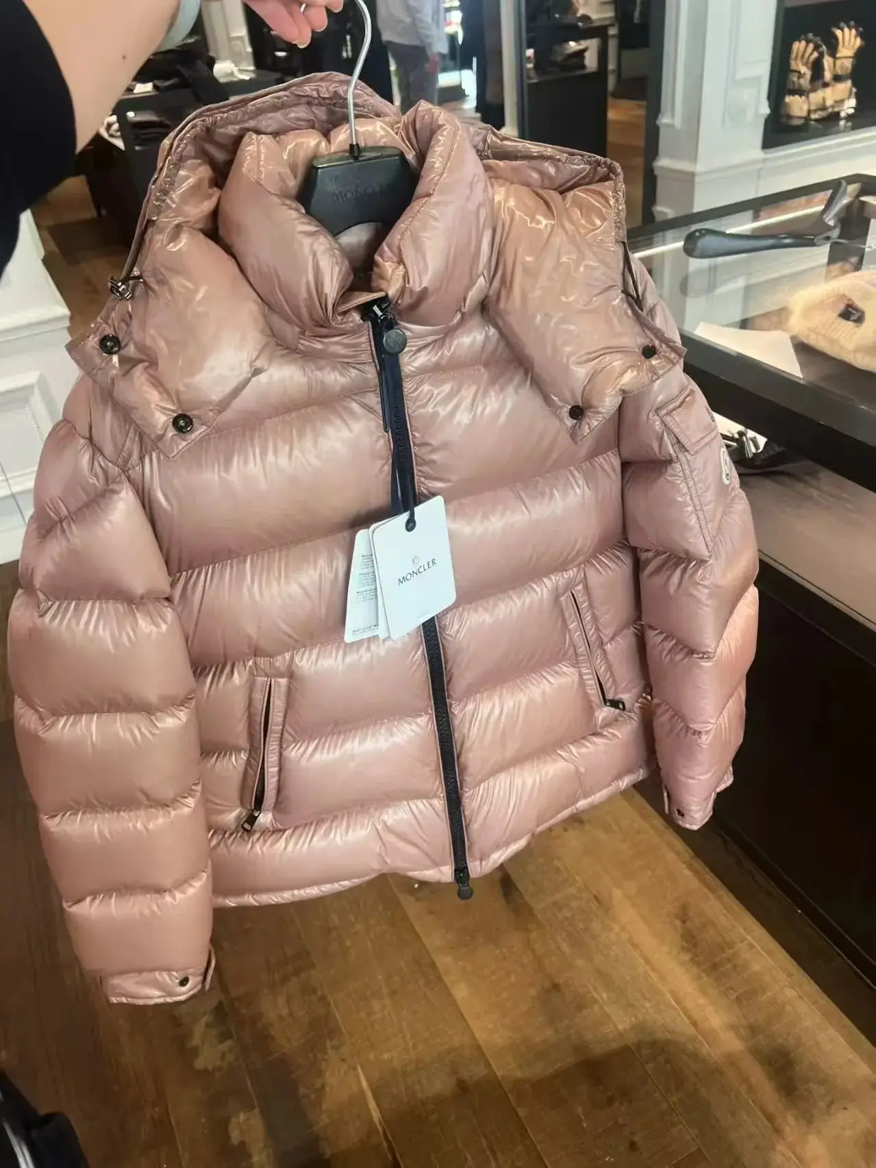 Moncler down jacket — foto 5 de 6