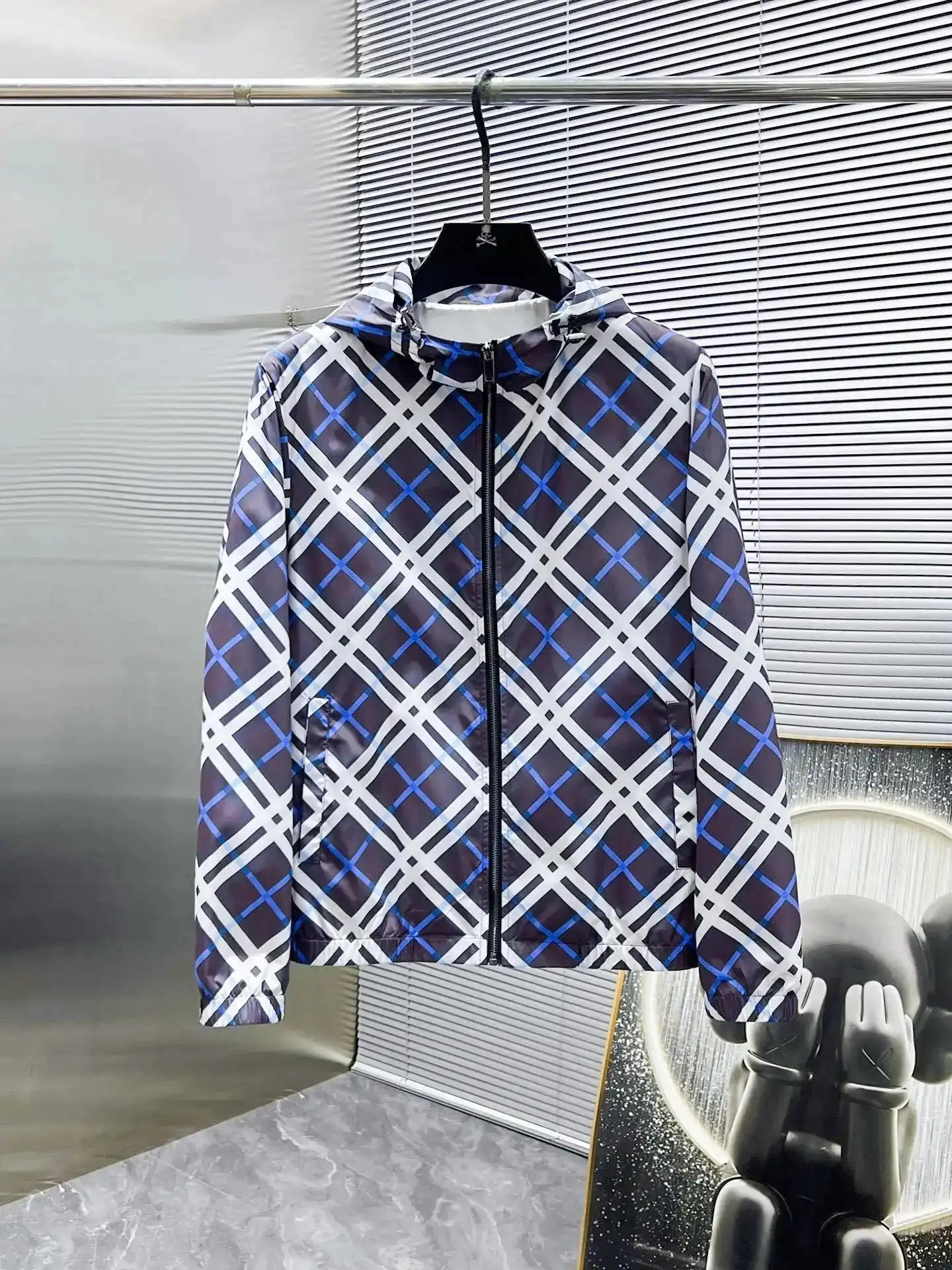 LV Monogram Denim Jacket / LV Damier Check Hooded Jacket [19 styles] — foto 2 de 6