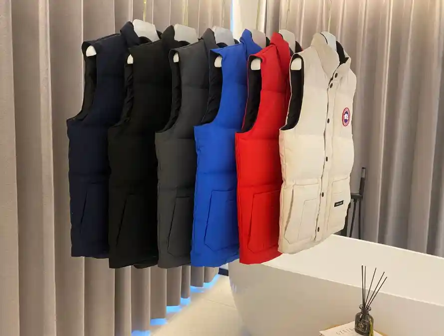Canada Goose Vest (21 styles) — foto 2 de 6