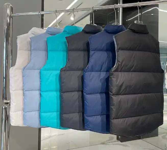 Canada Goose Vest (21 styles) — foto 5 de 6