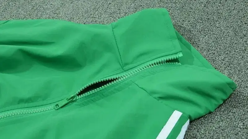 Adidas SST Track Jacket — foto 5 de 6