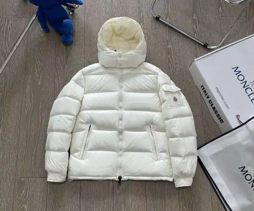 Moncler down jacket (21 styles) — foto 5 de 6