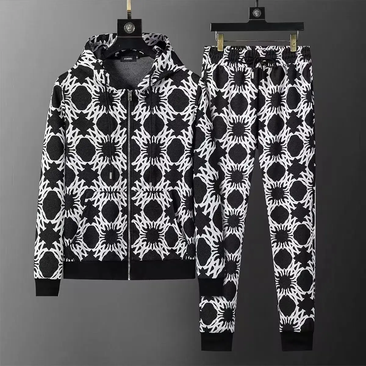 Gucci GG Supreme Tracksuit / Hugo Boss Tracksuit [9 Styles] — foto 5 de 6