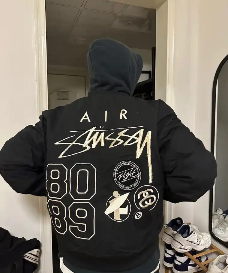 Stussy x Nike Air Stussy Bomber Jacket — foto 2 de 6