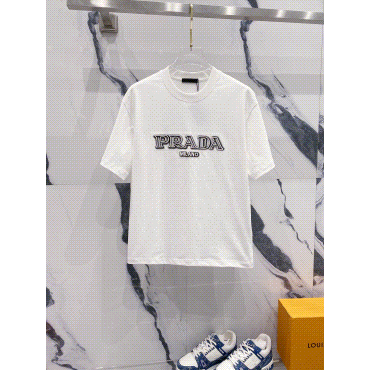 Prada T-shirt — foto 2 de 6