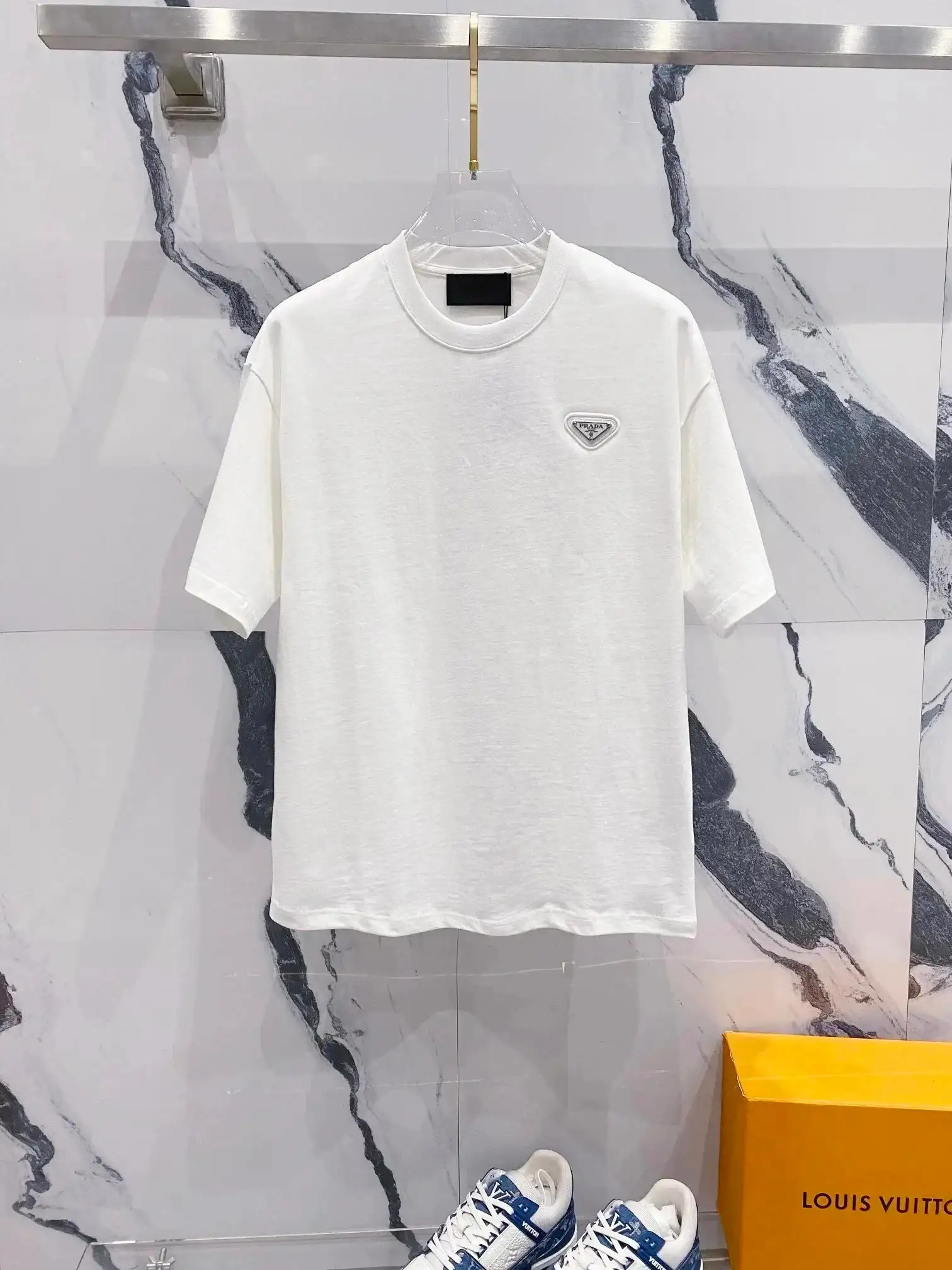 Prada T-shirt — foto 3 de 6
