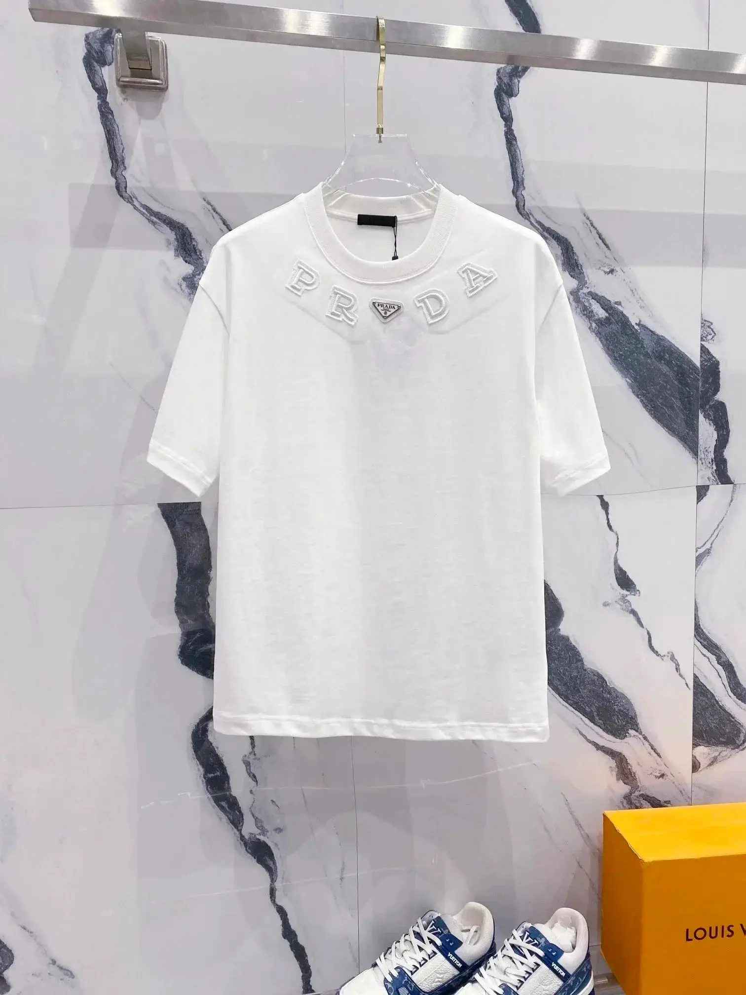 Prada T-shirt — foto 6 de 6