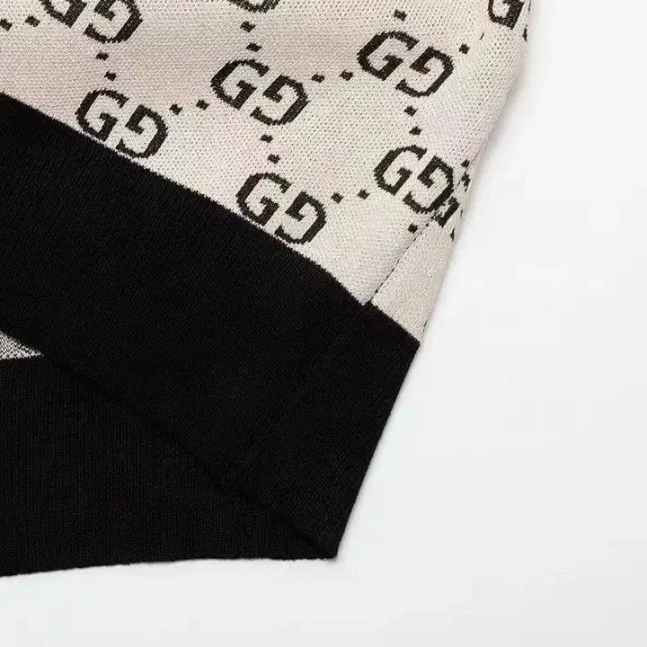 Gucci Men's Black T-Shirt with Logo Print - Luxury Fashion Apparel — foto 5 de 6
