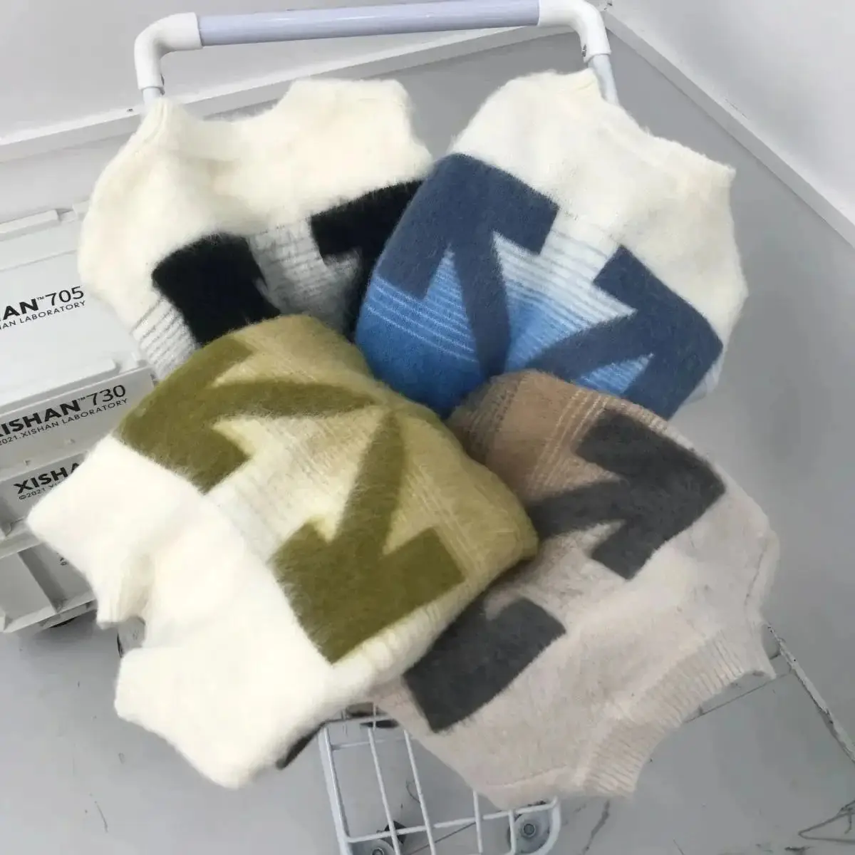 Off-White Sweater — foto 3 de 6