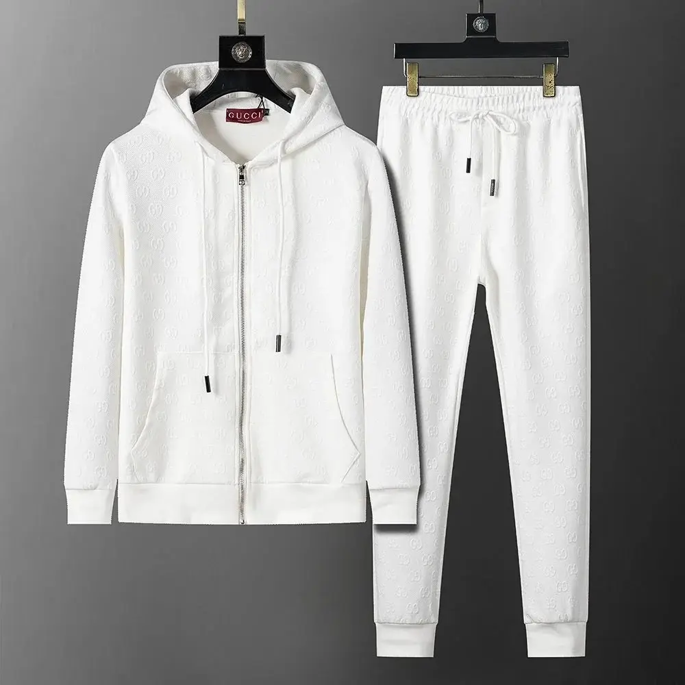 Gucci GG Supreme Hoodie and Jogger Pants Set — foto 5 de 6