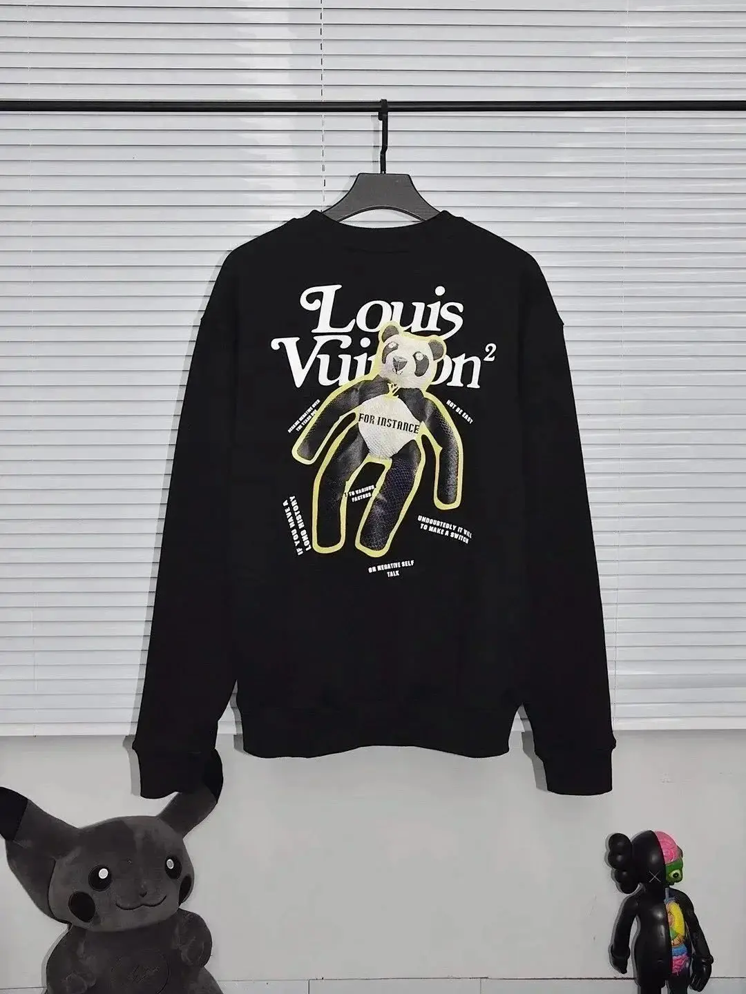 Louis Vuitton LV Monogram / Louis Vuitton2 / Gradient Logo Sweatshirts [11+ styles] — foto 3 de 6