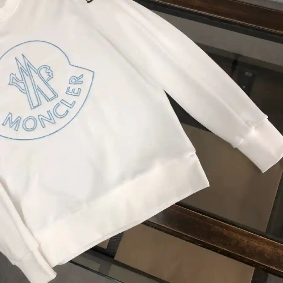 Moncler Logo Crewneck Sweatshirt [2 styles] — foto 6 de 6