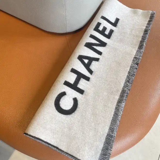 chanel scarf (3 styles) — foto 5 de 6