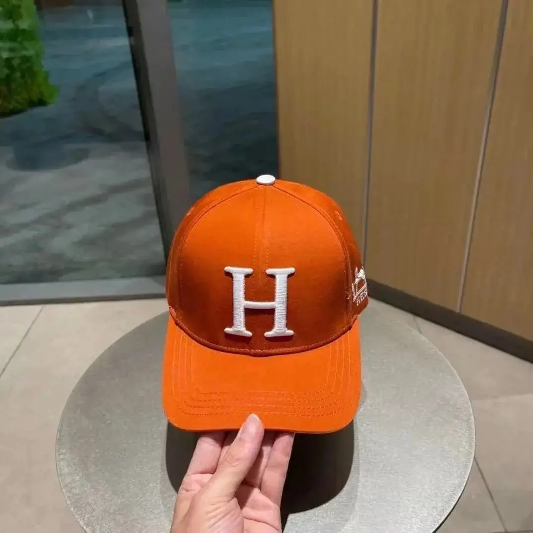 Celine H Logo Cap [10 styles] — foto 4 de 6