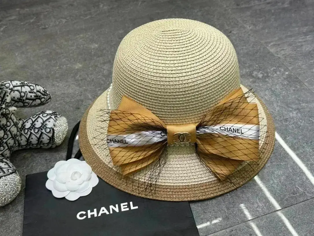 Chanel Bandana Print & Straw Bow Hats [40 styles] — foto 3 de 6