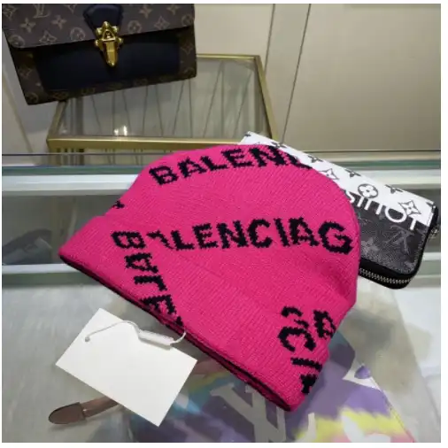 Balenciaga Logo Knit Beanie — foto 4 de 6