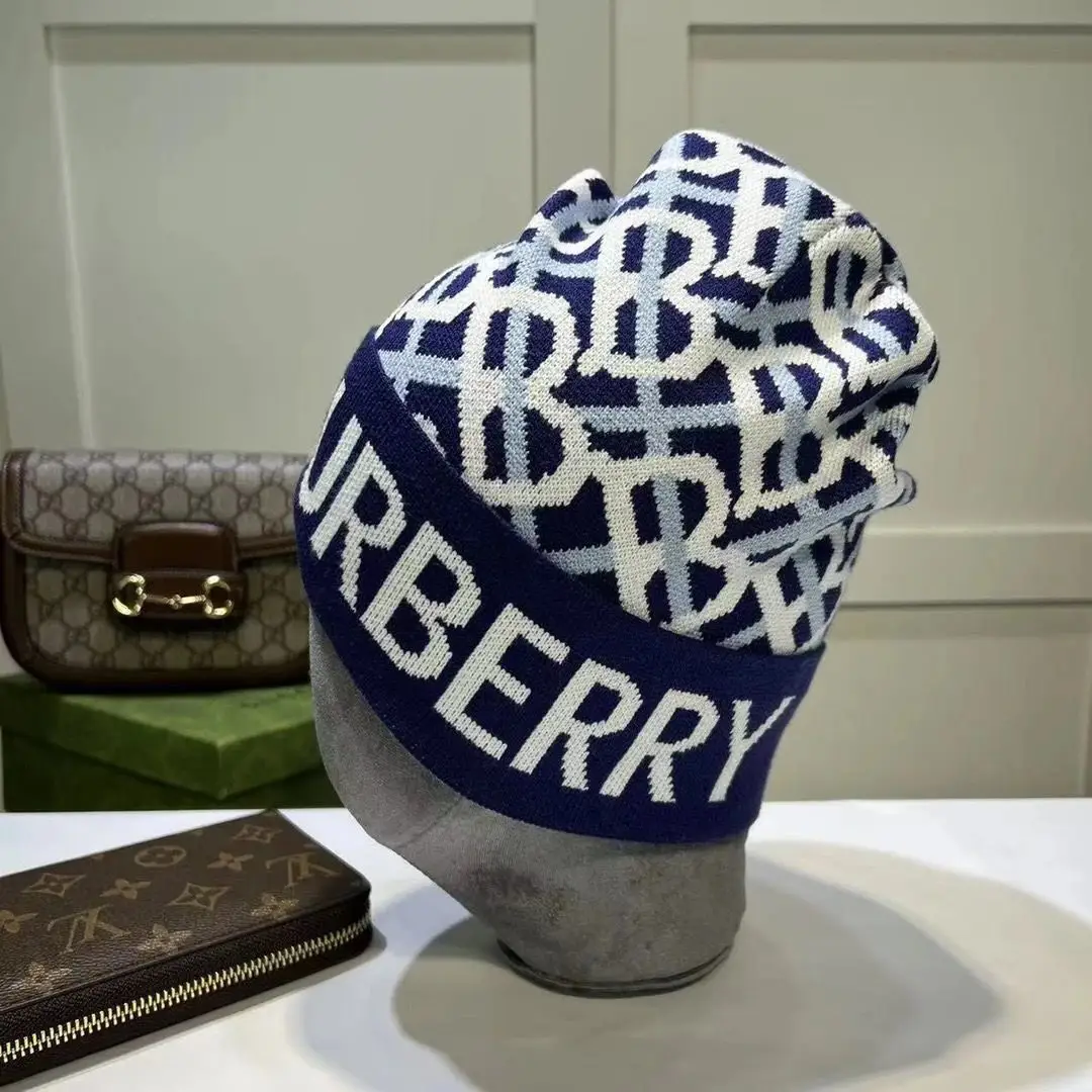 Louis Vuitton Damier Beanie Caps [22 styles] — foto 4 de 6