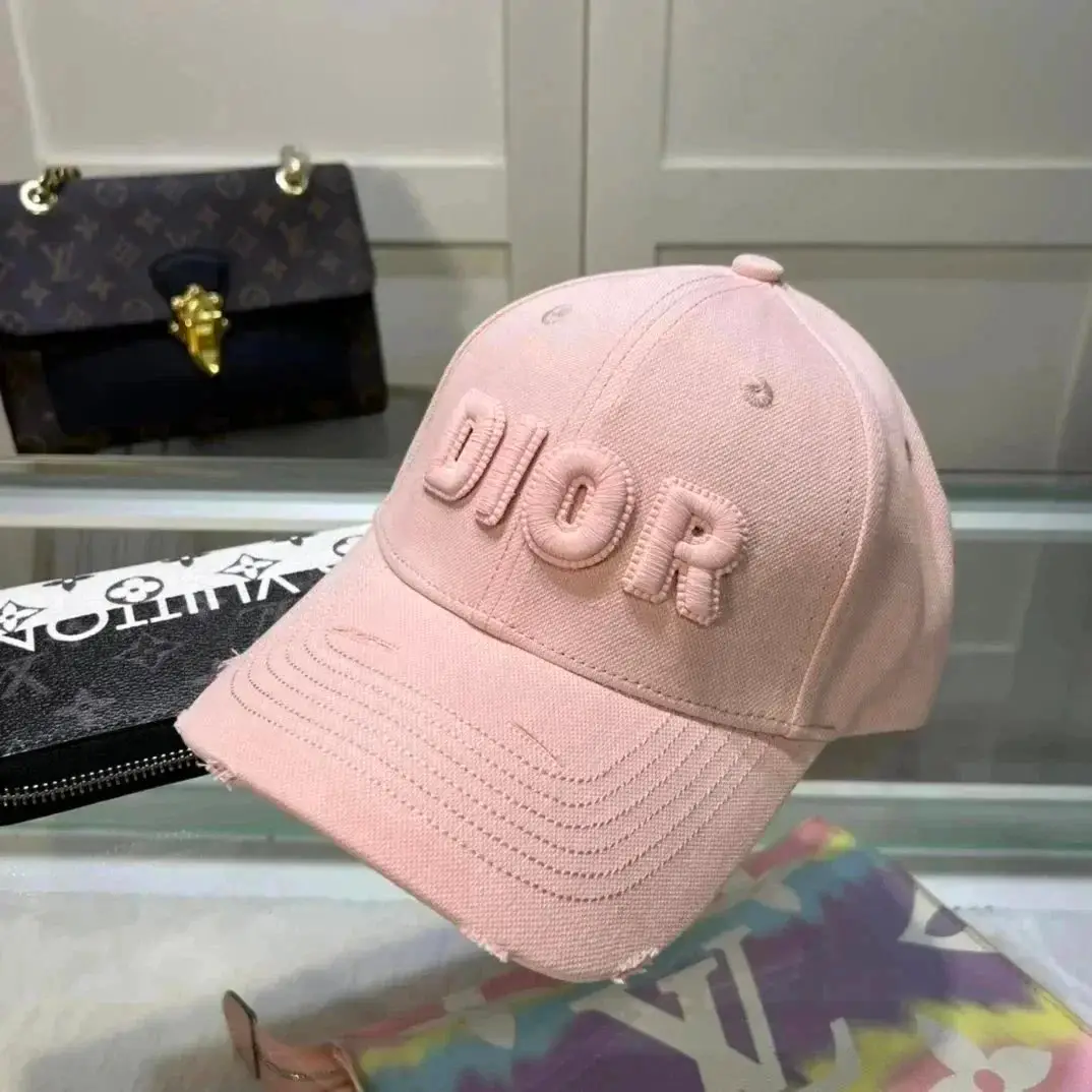 Dior hat — foto 2 de 6