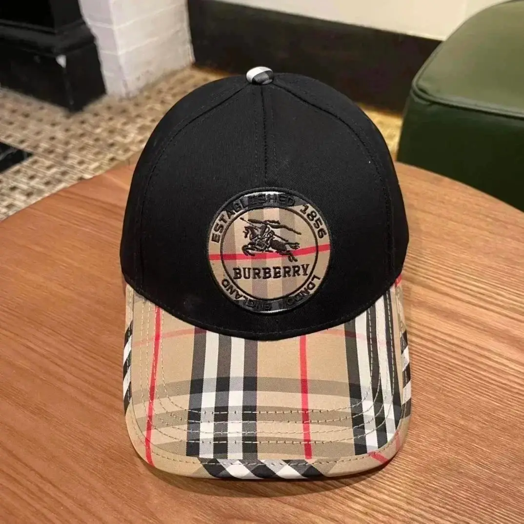 Burberry Gucci hat — foto 5 de 6