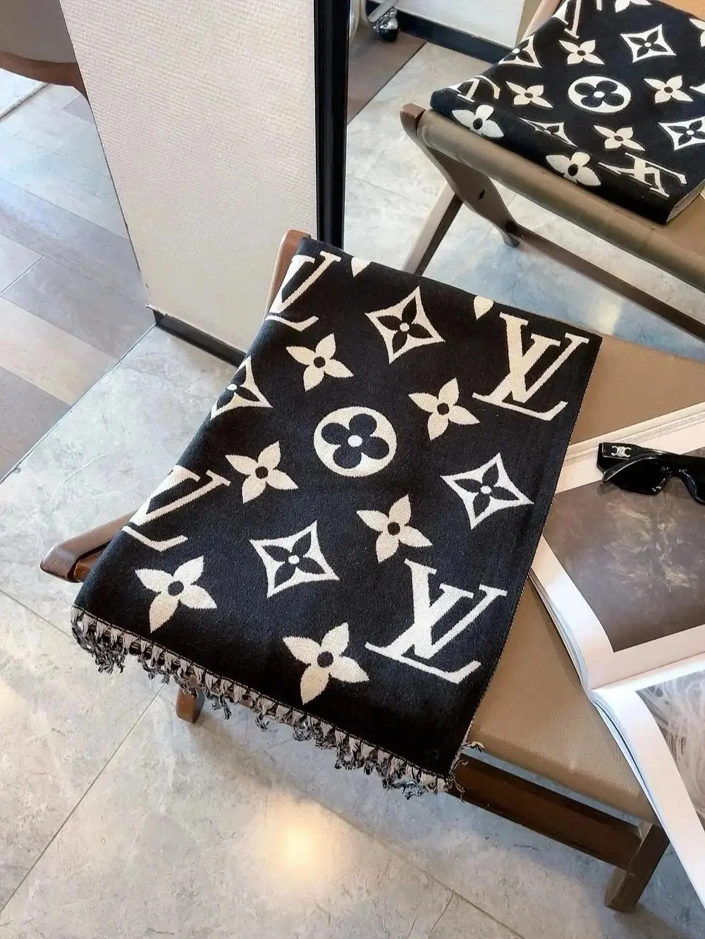 Louis Vuitton Scarf — foto 6 de 6