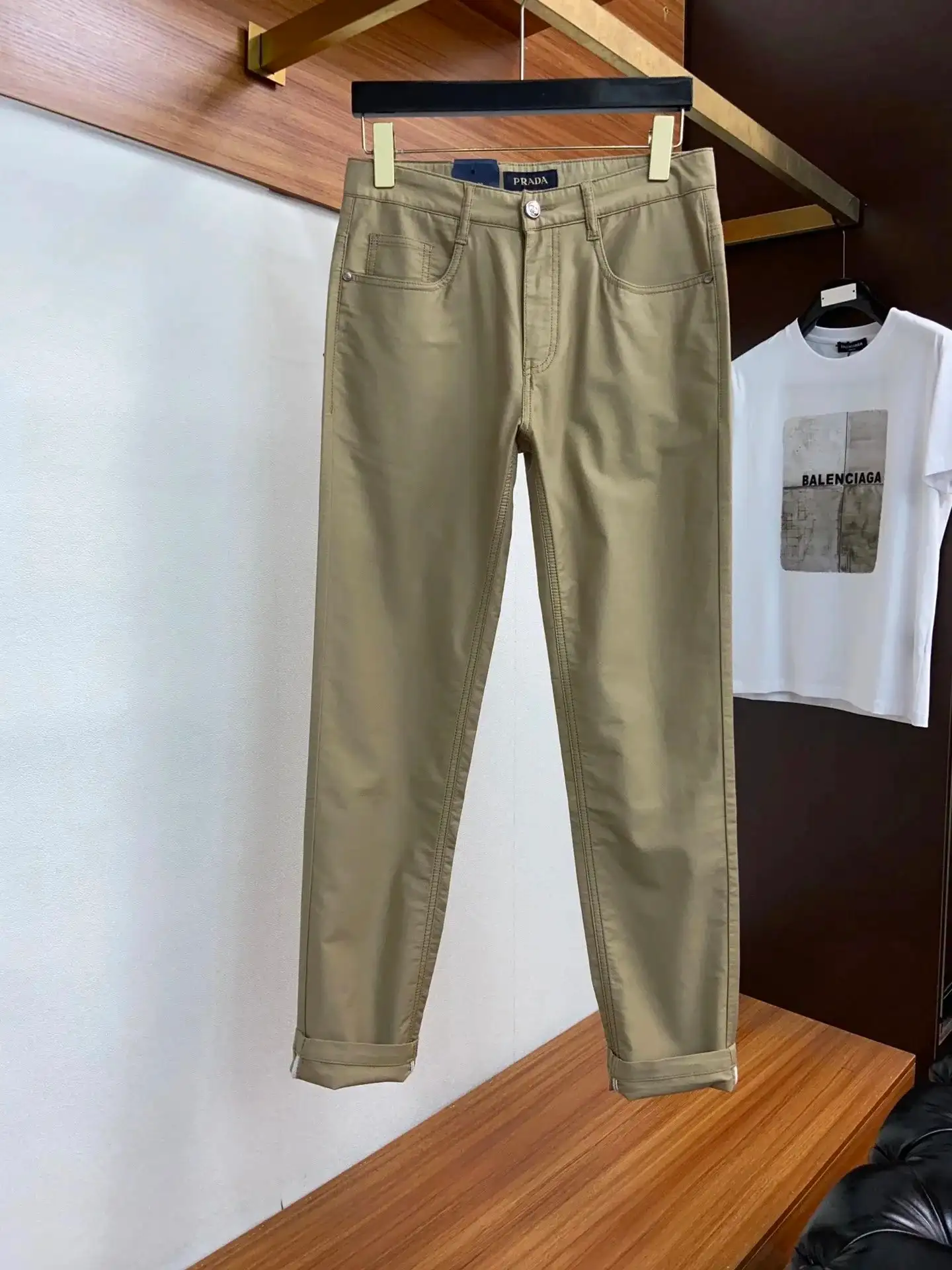 Prada casual trousers (21 styles) — foto 3 de 6