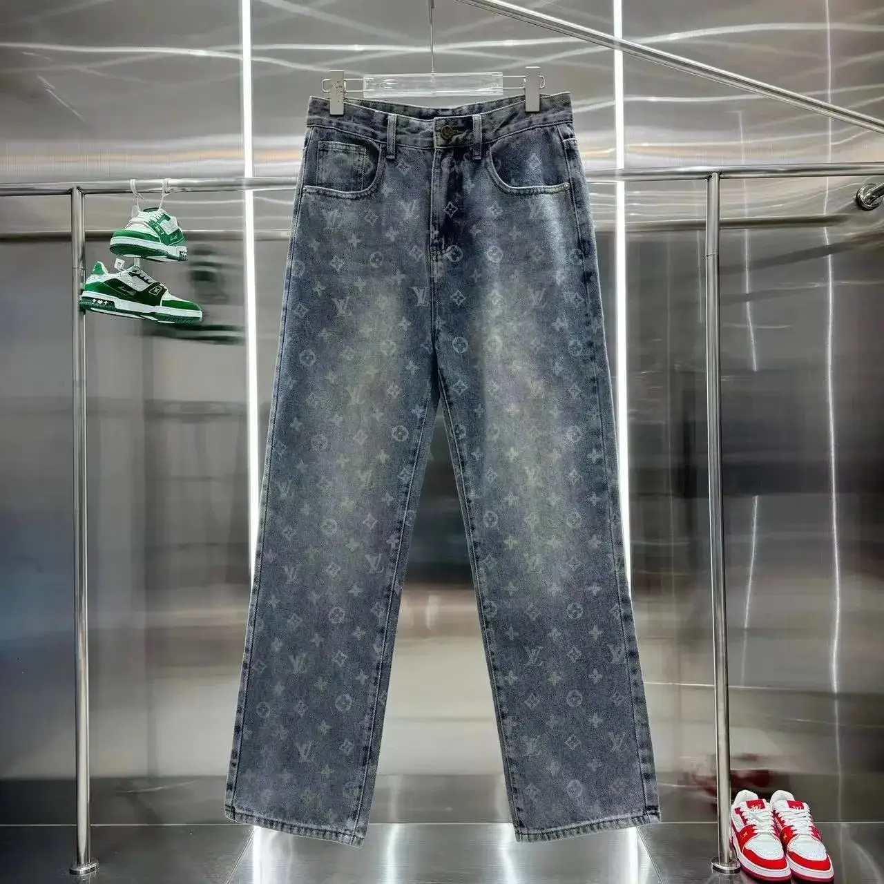 Louis Vuitton Monogram Cargo Pants [24 styles] — foto 5 de 6