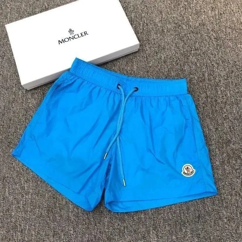 Moncler Shorts — foto 3 de 6