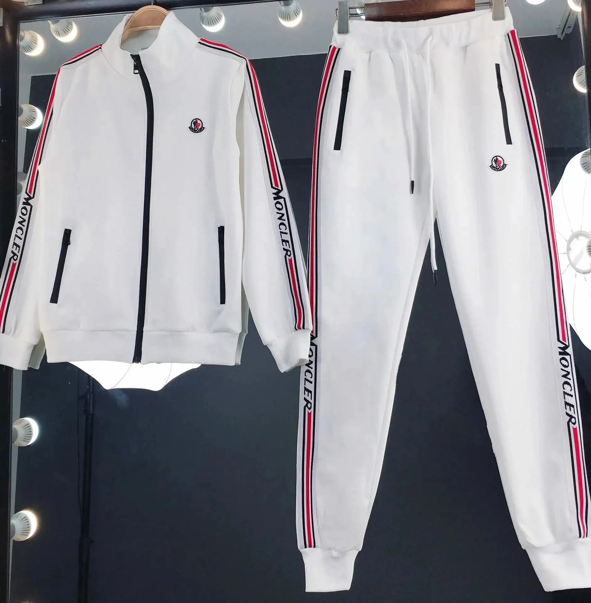 Prada Tracksuit — foto 4 de 6