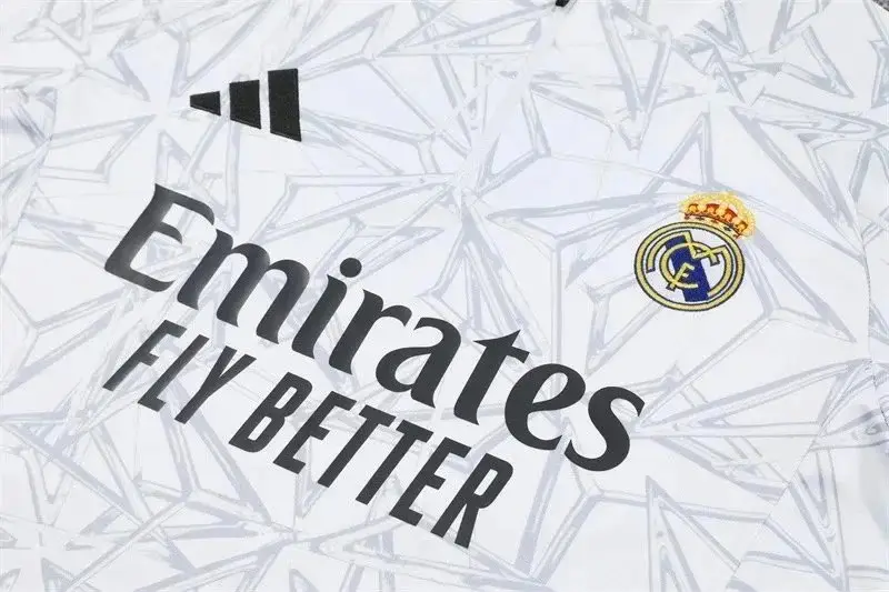 Real Madrid Tracksuit — foto 2 de 6