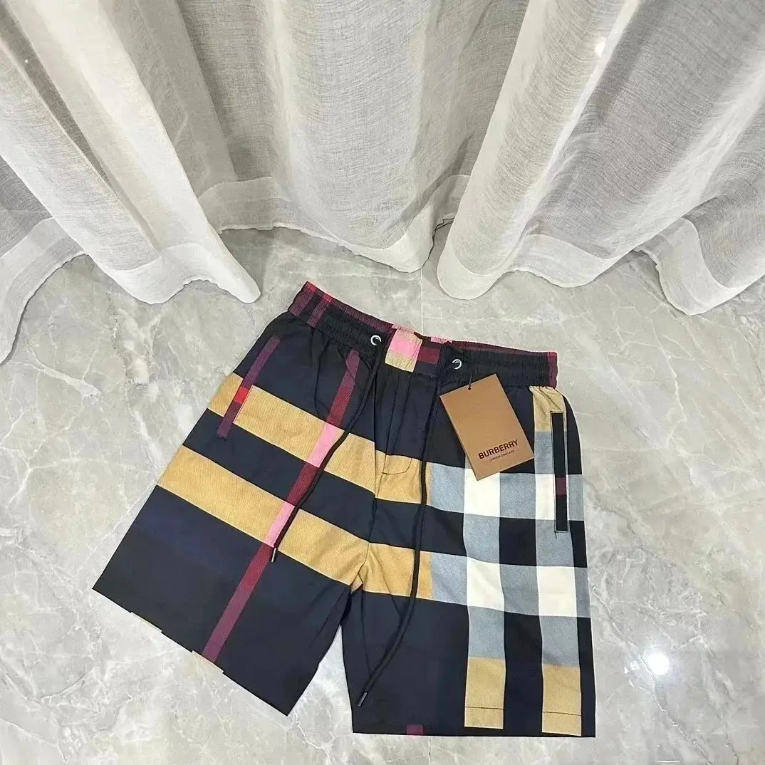 Burberry shorts — foto 5 de 6