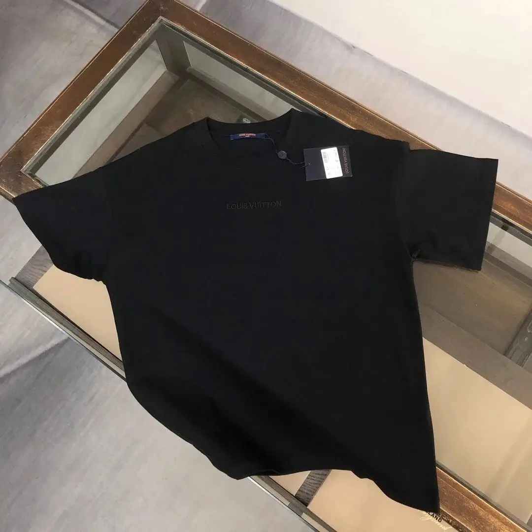 Louis Vuitton T-shirt — foto 2 de 6