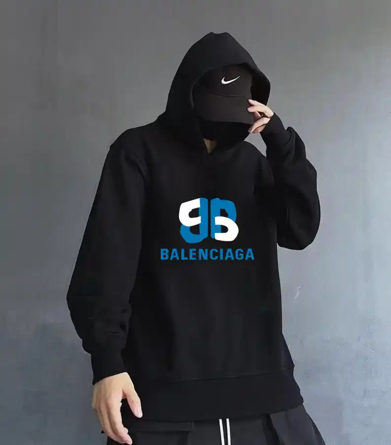 Balenciaga Hoodies — foto 2 de 6
