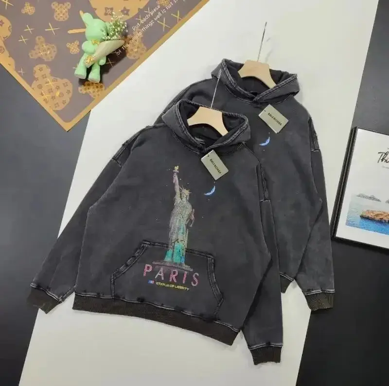 Balenciaga Hoodies — foto 4 de 6