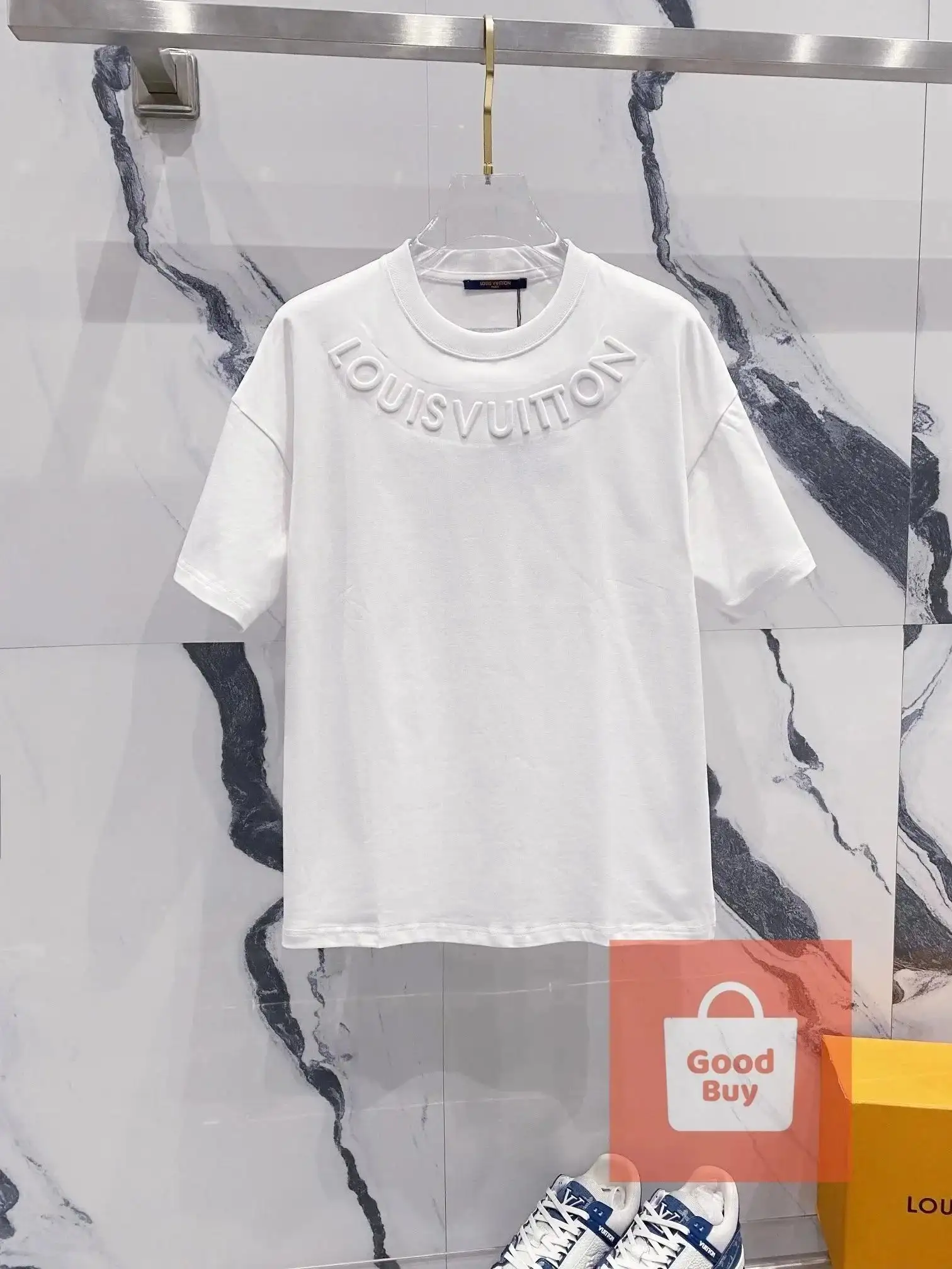 Louis Vuitton Monogram T-Shirt [40 styles] — foto 5 de 6
