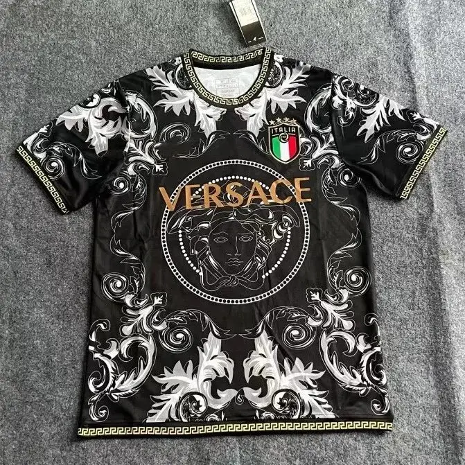 Versace Short-sleeved Shirt — foto 2 de 6