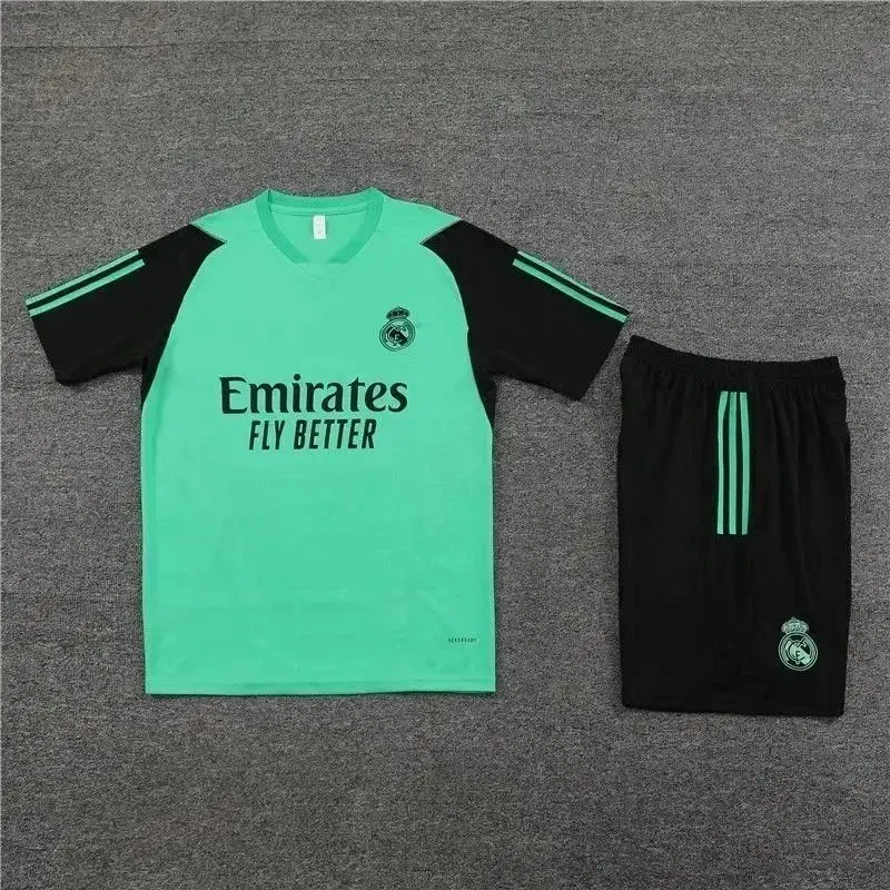 EMIRATES Football suit Real Madrid — foto 3 de 6