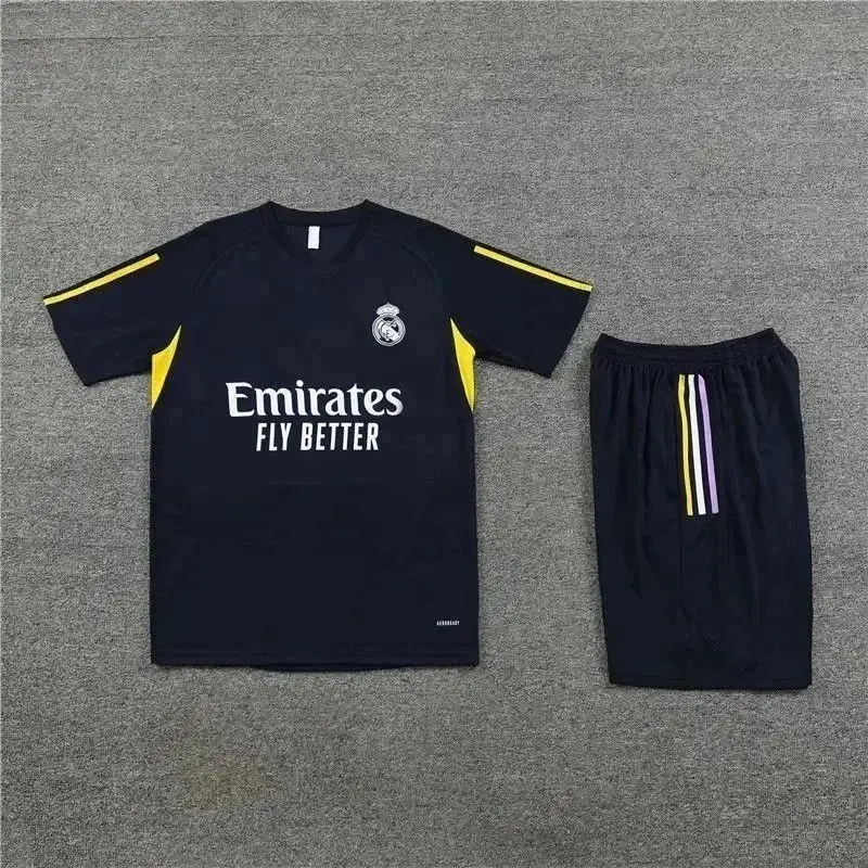 EMIRATES Football suit Real Madrid — foto 6 de 6