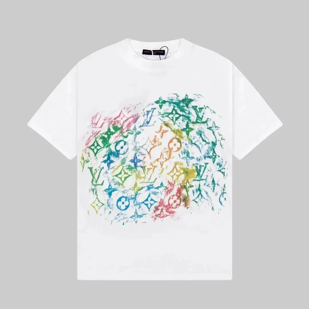 Louis Vuitton Men's Navy Blue T-Shirt with Logo Variations - Luxury Fashion — foto 5 de 6