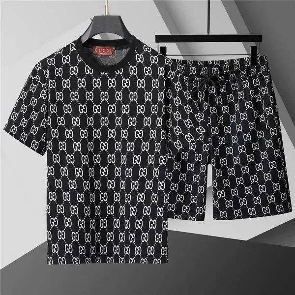 Burberry、Dior、Gucci t-shirt Shorts Suits — foto 4 de 6