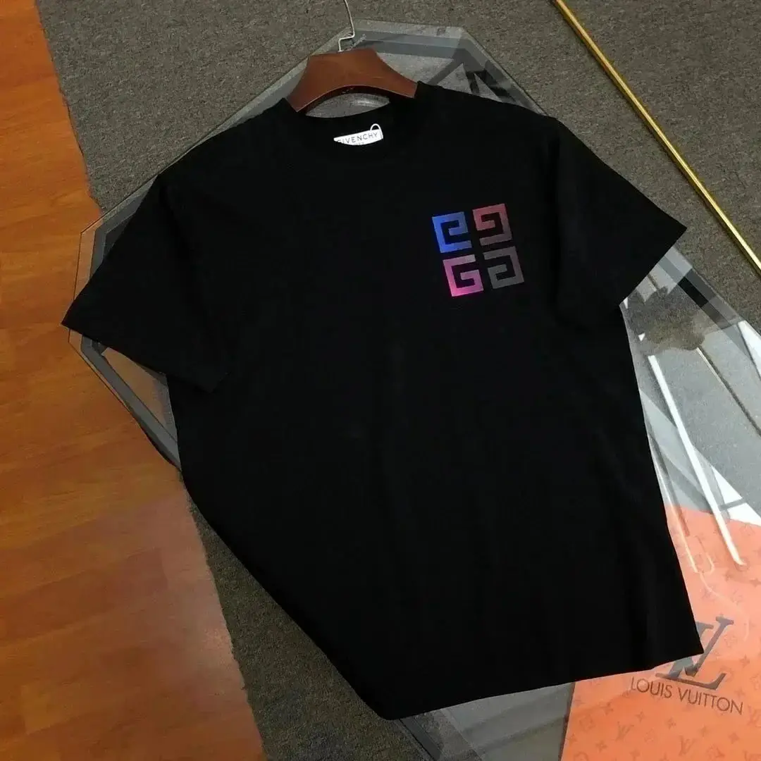 GIVENCHY T-shirt — foto 4 de 6