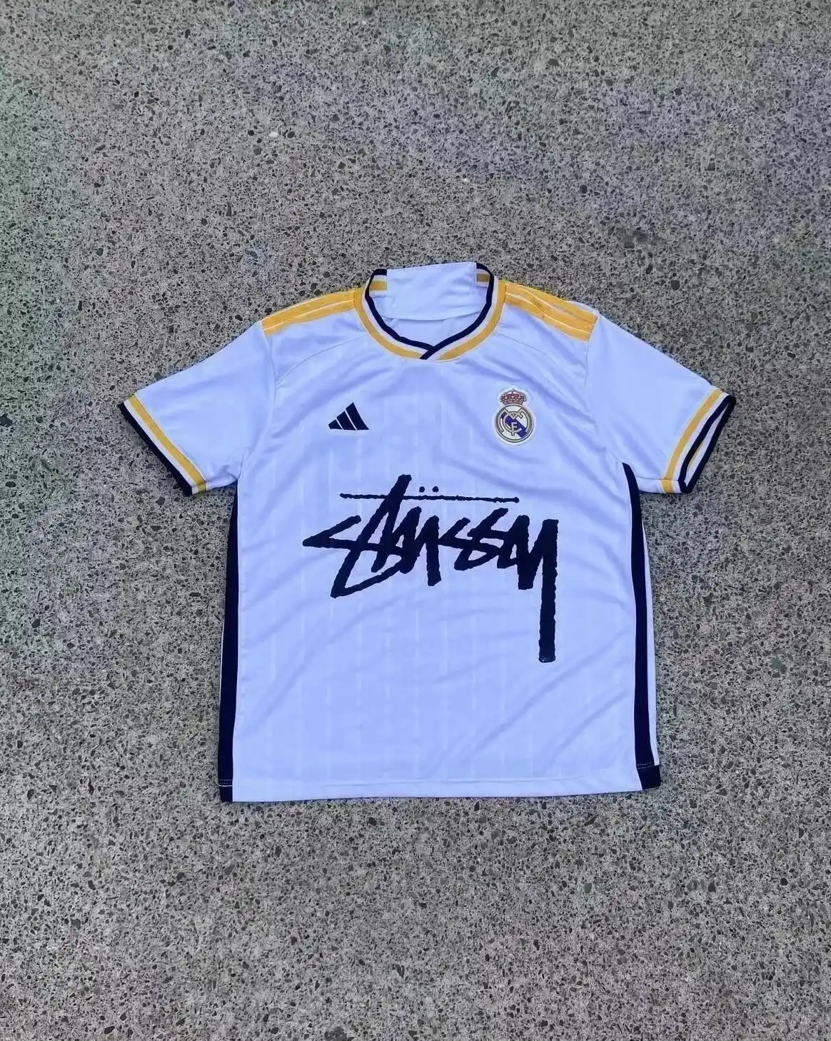 Stussy sports tee (40 CP) — foto 3 de 6