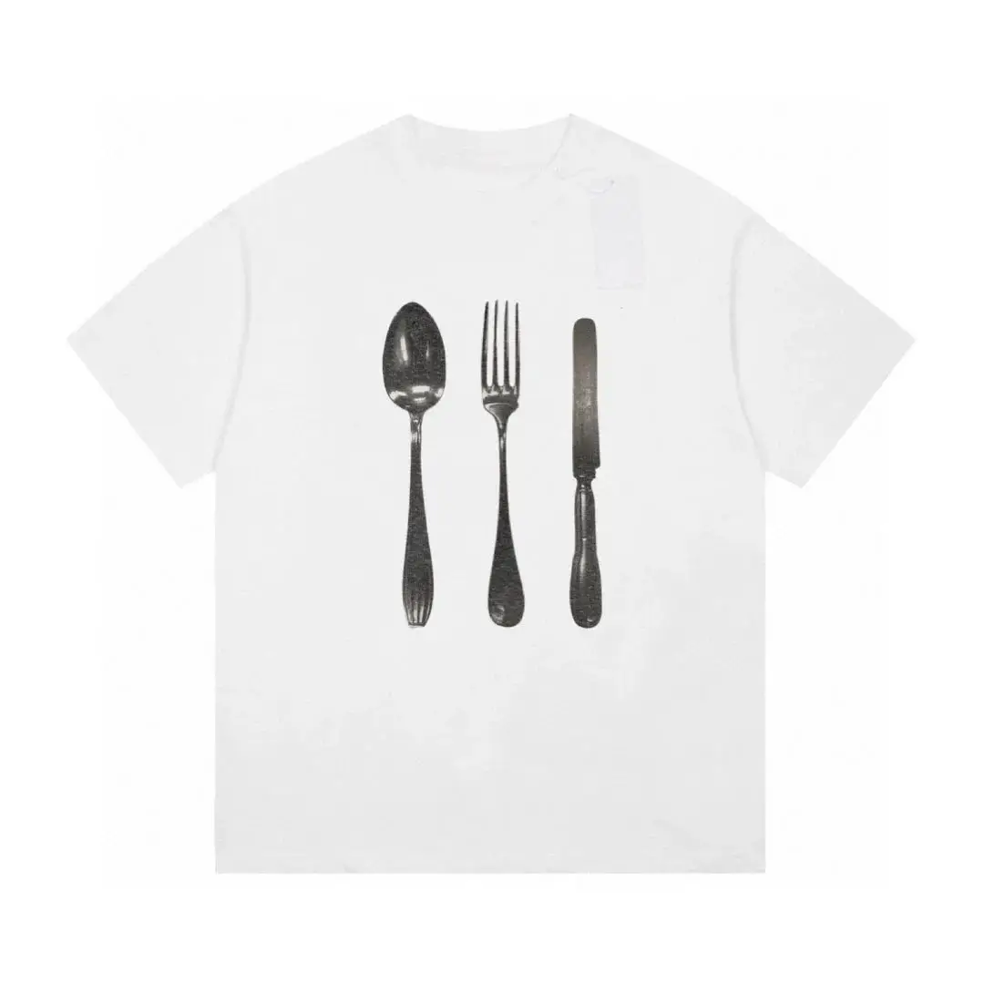 MM6 Maison Margiela White T-Shirt with Logo Print - Women's Fashion — foto 6 de 6