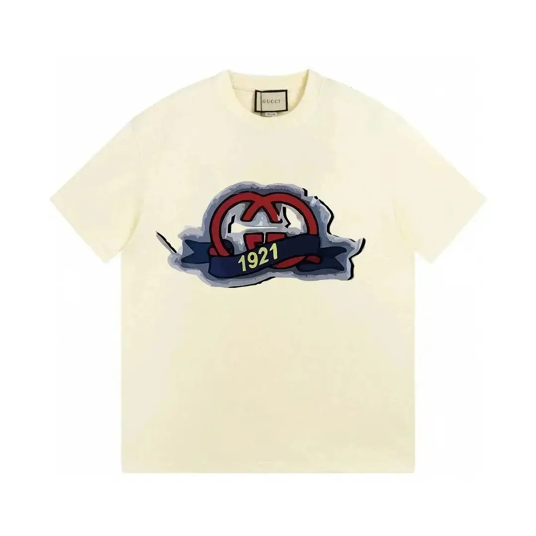 Gucci x Adidas Originals Cream T-Shirt with Gold Logo and Red Lettering — foto 4 de 6