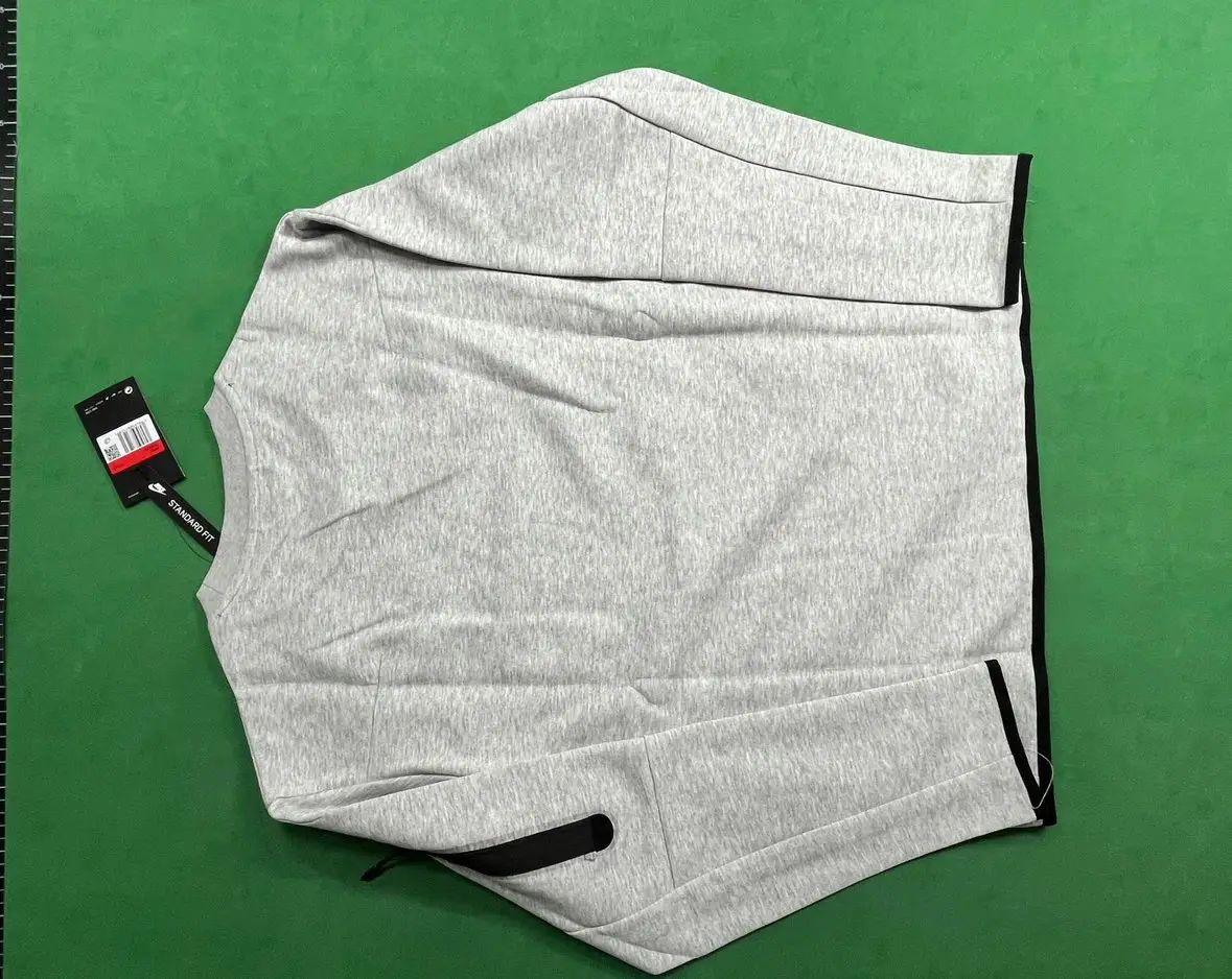Nike Loose Fit Sweatshirt [2 styles] — foto 2 de 6